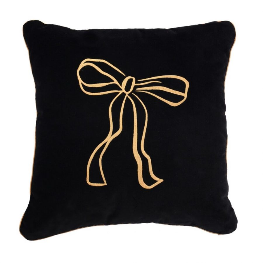 251201 BenedictvonHacht kissen couture