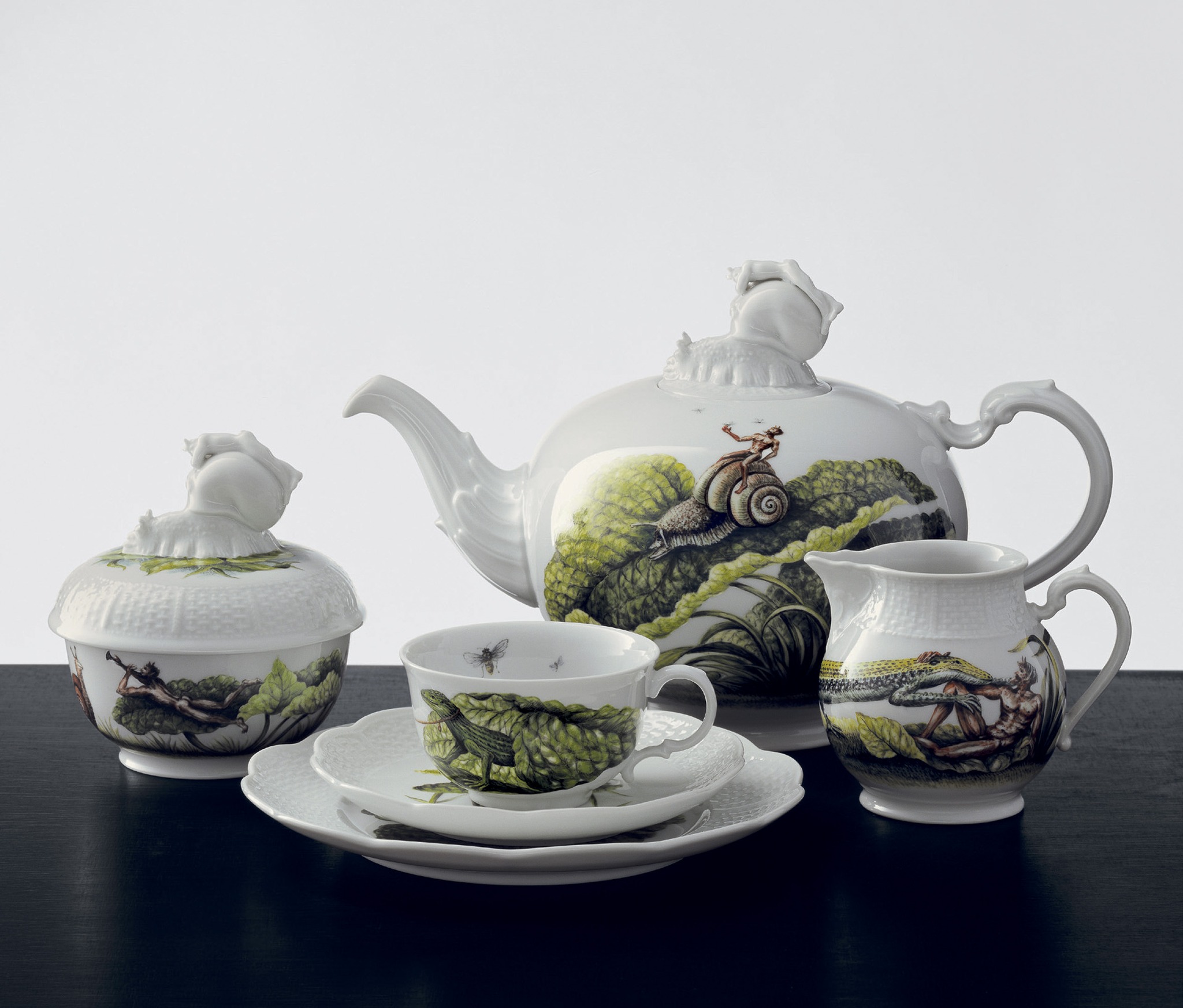 "Pans versunkener Garten" auf Ludwigsburger Porzellan. Bild aus der Porzellanmanufaktur Ludwigsburg